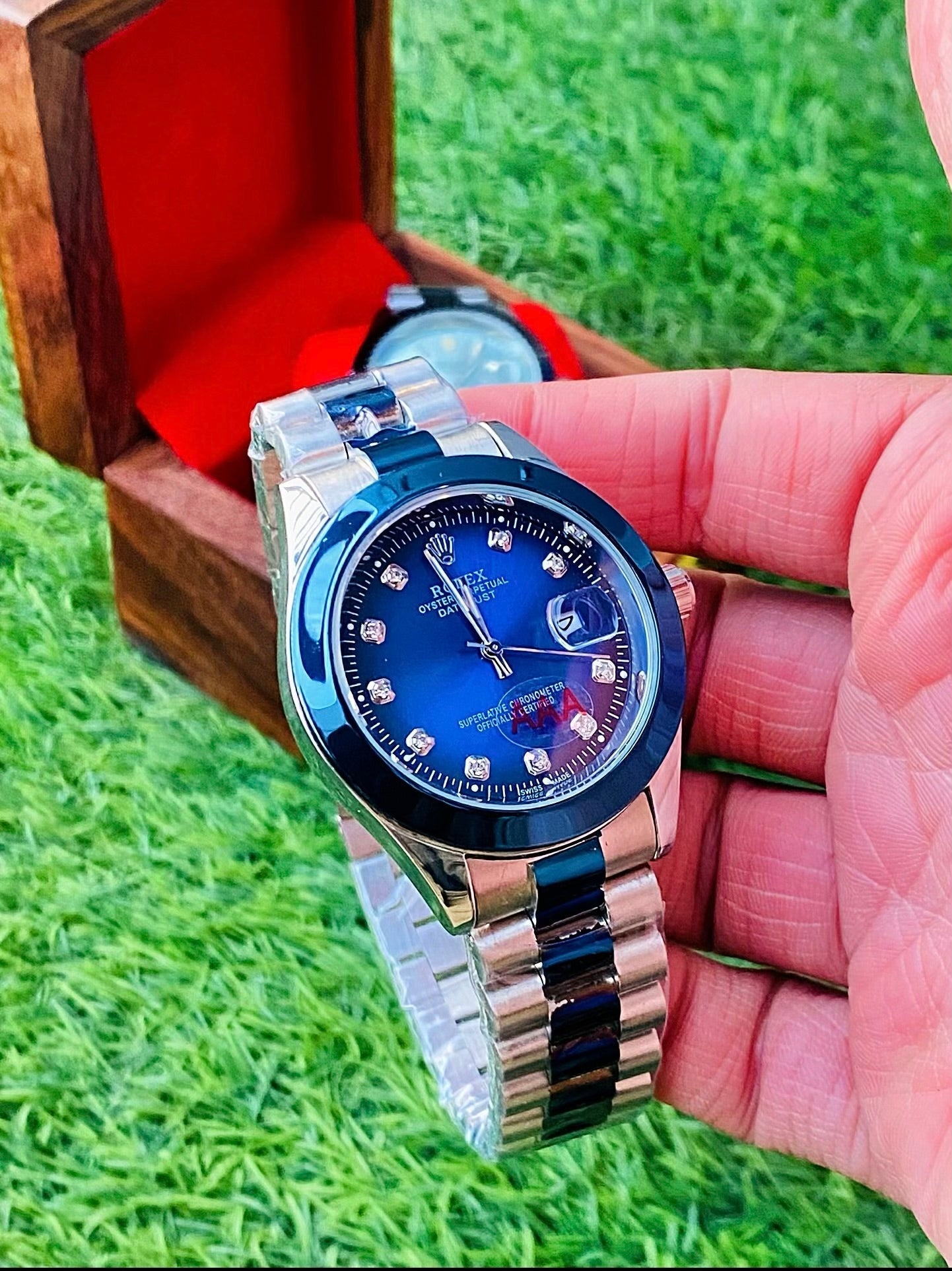 Tow Tone Blue Stone Model with Date Function